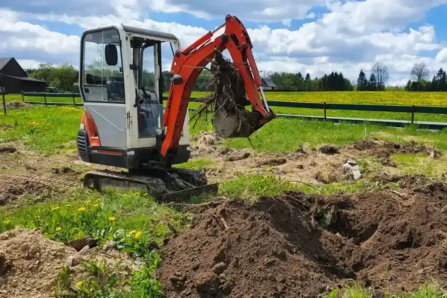 How Paving Contractors Ensure Accurate Grading For Roads in Syracuse, NY